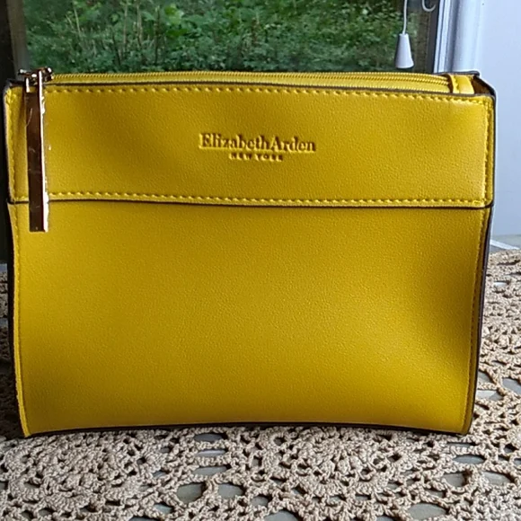 2 Elizabeth Arden Cosmetic Bags - Picture 2 of 9